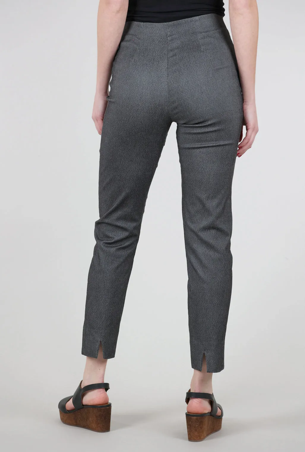 Milo Pant, Tweed