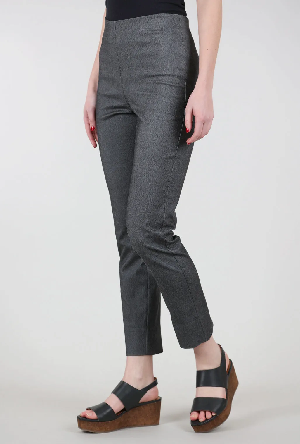 Milo Pant, Tweed